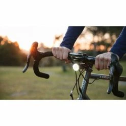 Eclairage Vélo Avant 1100 Lumens PWR TRAIL Avec Power Bank Knog 8 Eclairage Vélo Avant 1100 Lumens PWR TRAIL Avec Power Bank Knog -Éclairages Vélo Soldes eclairage velo avant 1100 lumens pwr trail avec power bank knog full 3