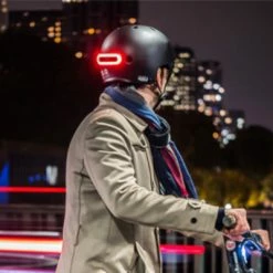 Cosmo Connected Feu Vélo Arrière Connecté Avec Clignotants Cosmo Ride -Éclairages Vélo Soldes feu velo arriere connecte avec clignotants cosmo ride full 4