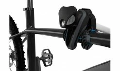Protection Pour Vélo En Carbone Sur Porte-vélo Thule -Éclairages Vélo Soldes thule carbone 4 494x294 913c8640 4dfe 4deb 882e 57b77220681a